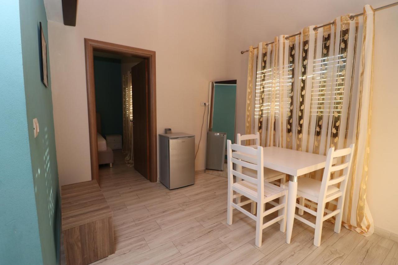 Vila Mateus Himare Exterior photo